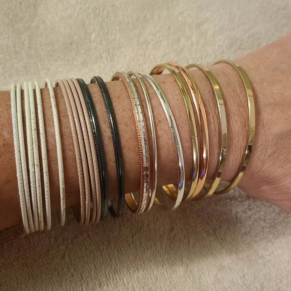 Assorted Colorful Women's Bangle Lot - Picture 8 of 8